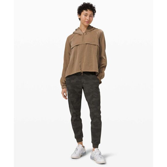 Lululemon On the Fly Jogger 28 *Luxtreme Heritage 365 Camo Dark